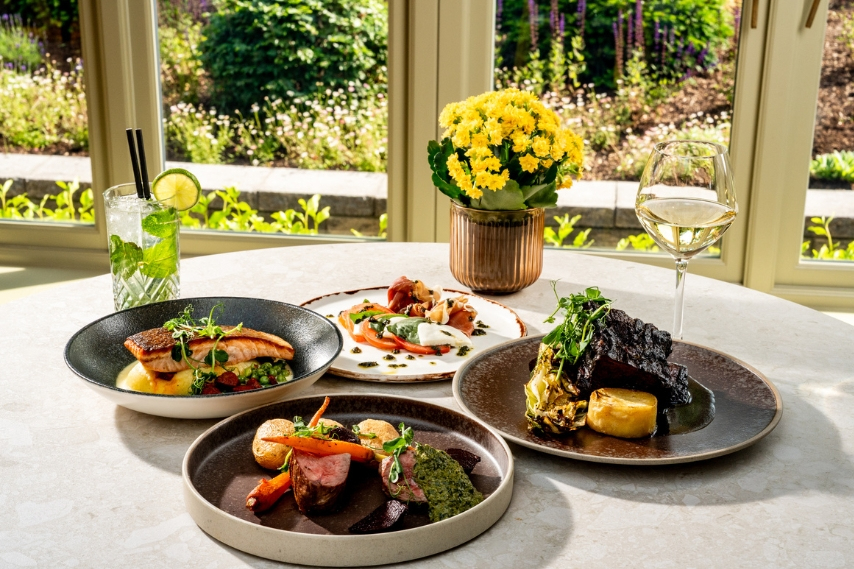 Dining in Garden Room 854x569