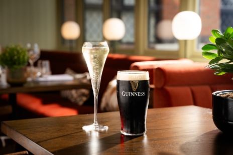 https://clandeboyelodge.s3-assets.com/offer-thumbnails/Fleadh-Festival-Complimentary-Drink-Promotion-464x309.jpg